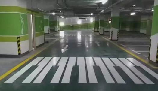 鹤峰车位划线